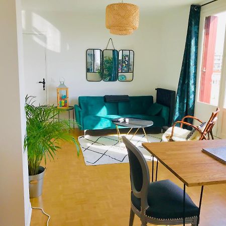 موراوْيْ Superior Apartment - Last Floor With Nice View - Next To Metro Croix De Chavaux Line 9 المظهر الخارجي الصورة